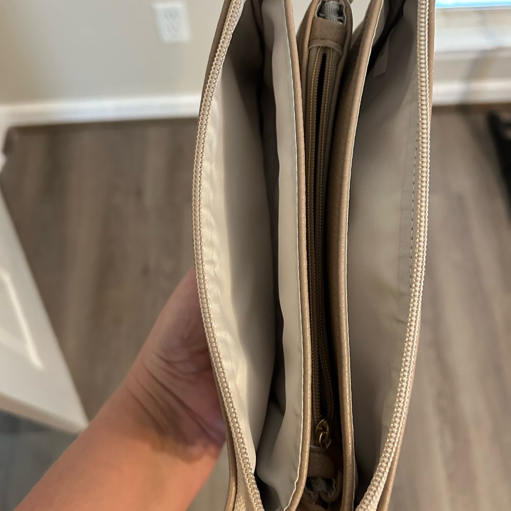 MC Elegant crossbody bag - Picture 2 of 3